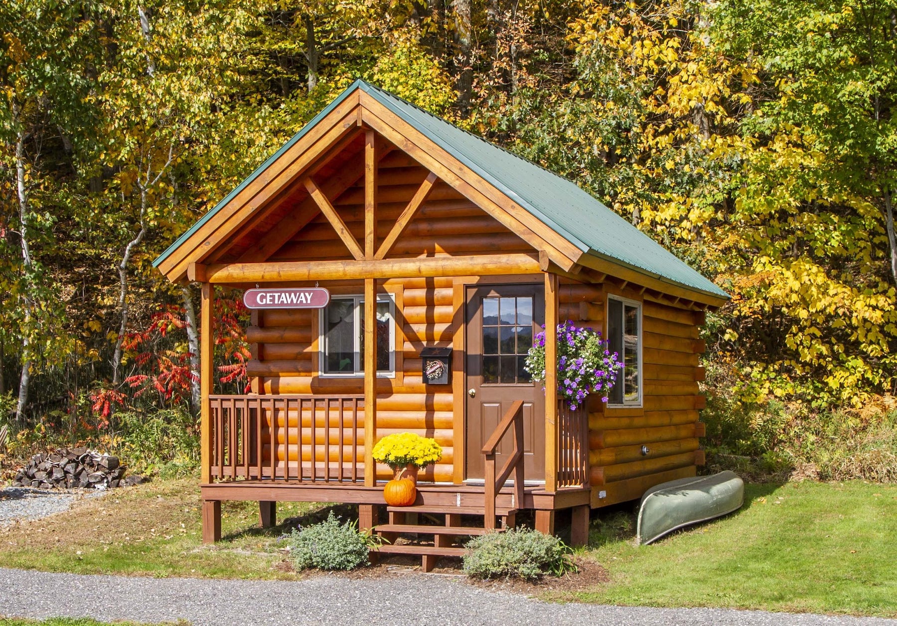 Cabin Getaway Gallery sm1 scaled - Coventry Log Homes