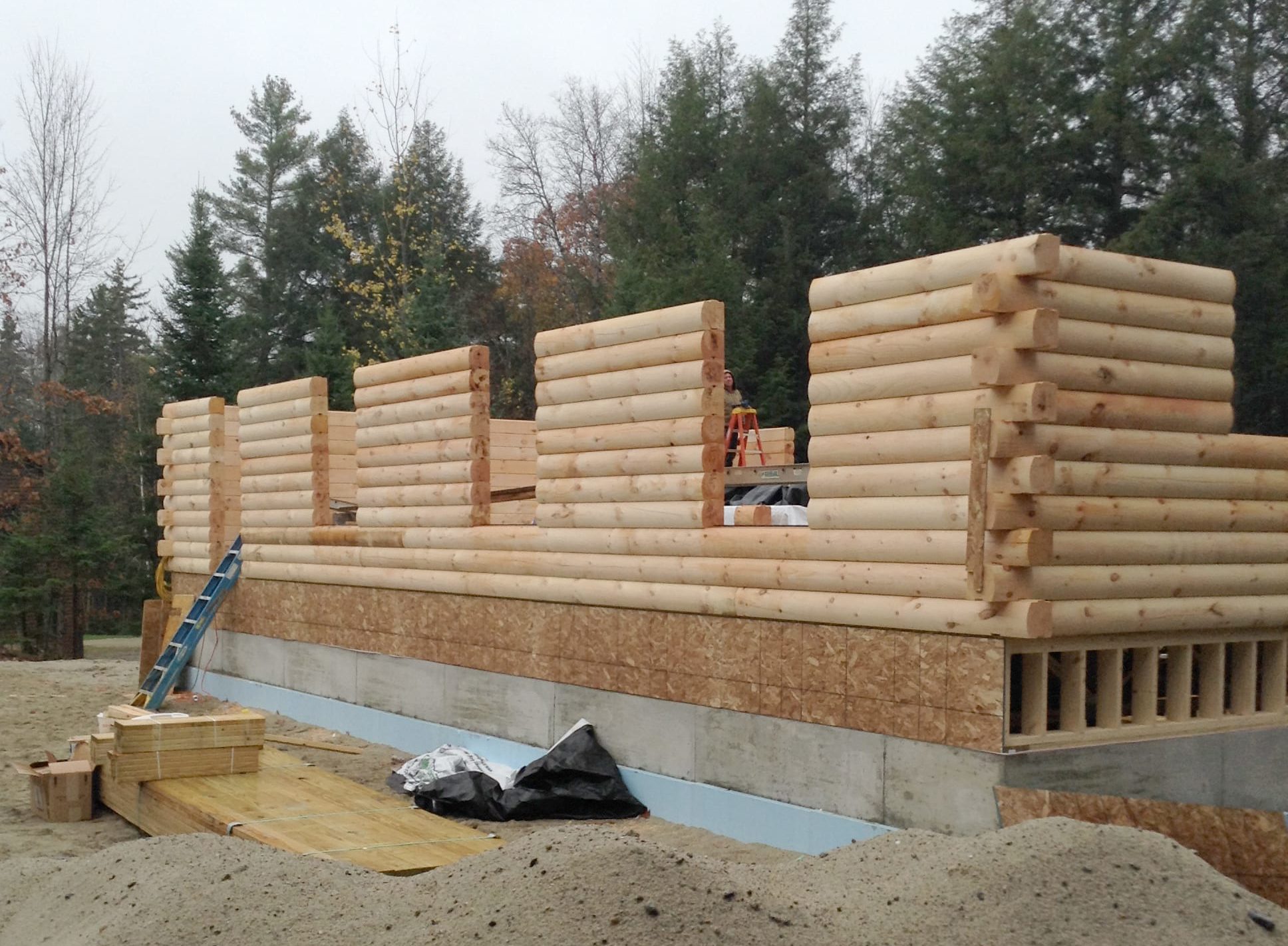 log wall - Coventry Log Homes